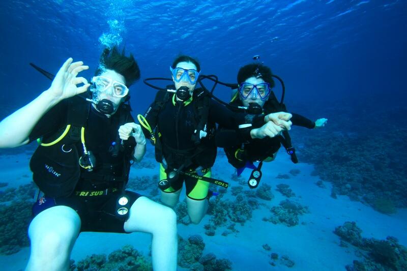 The three divers!